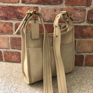 Vintage Coach Ivory Bone leather Style 9997 Patricia Legacy Crossbody bag .
